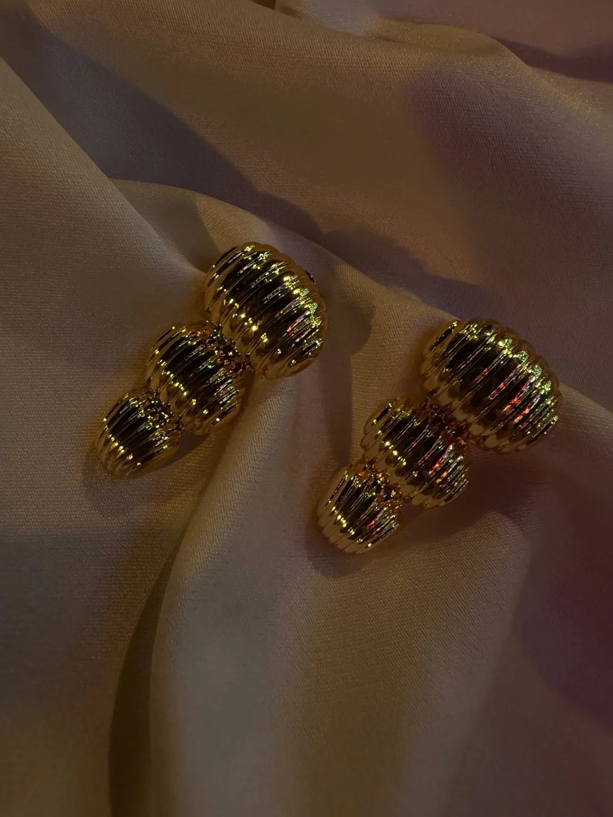 SHENY ÇİZGİLİ GOLD KÜPE 